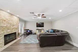 1306 Carriage Dr, Richmond, TX 77406 - Photo 8