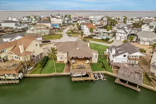 115 Bamaku Bend, Tiki Island, TX 77554 - Photo 4