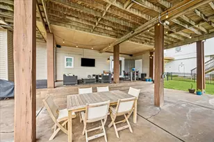 115 Bamaku Bend, Tiki Island, TX 77554 - Photo 6
