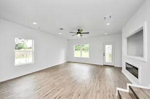 953 Ringold St, Houston, TX 77088 - Photo 14