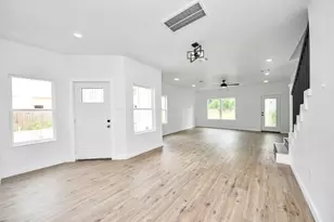 953 Ringold St, Houston, TX 77088 - Photo 18