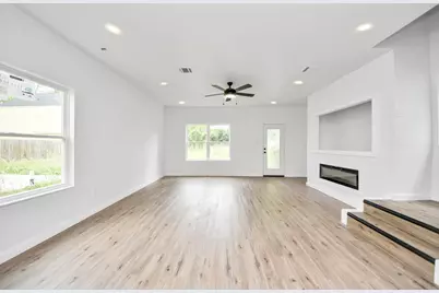 953 Ringold Street, Houston, TX 77088 - Photo 12
