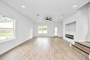 953 Ringold St, Houston, TX 77088 - Photo 12