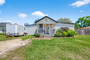 115 S Holmes St, La Porte, TX 77571 - Photo 1