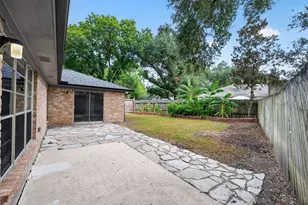 822 Shadwell Dr, Houston, TX 77062 - Photo 40