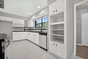 822 Shadwell Dr, Houston, TX 77062 - Photo 18