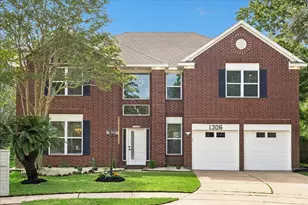 1306 Hunter Wood Dr, League City, TX 77573 - Photo 1