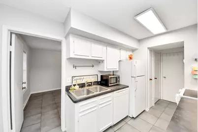 2750 Holly Hall Street #911, Houston, TX 77054 - Photo 16