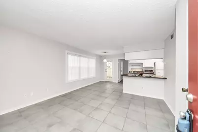 2750 Holly Hall Street #911, Houston, TX 77054 - Photo 4