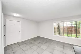 2750 Holly Hall St, Houston, TX 77054 - Photo 8