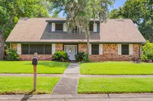 15702 Wandering Trail, Friendswood, TX 77546 - Photo 2
