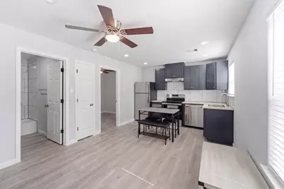 6803 Loma Vista Street #B, Houston, TX 77085 - Photo 4