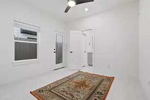714 W Donovan St, Houston, TX 77091 - Photo 16