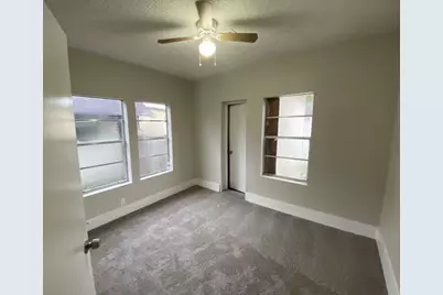 8213 E Erath Street, Houston, TX 77012 - Photo 12