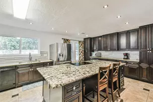 12 Coralberry Rd, The Woodlands, TX 77381 - Photo 8