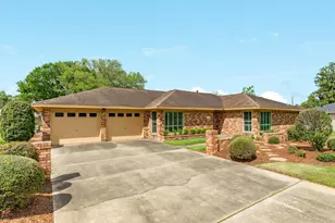 130 Nasturtium St, Lake Jackson, TX 77566 - Photo 1