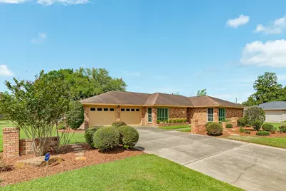 130 Nasturtium Street, Lake Jackson, TX 77566 - Photo 8