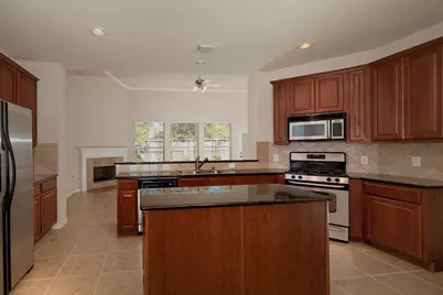 47 N Spinning Wheel Circle, The Woodlands, TX 77382 - Photo 8
