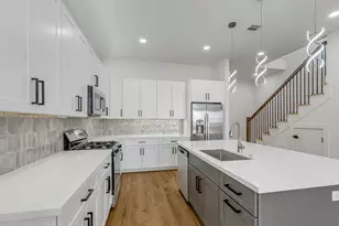123 Amundsen St, Houston, TX 77009 - Photo 6