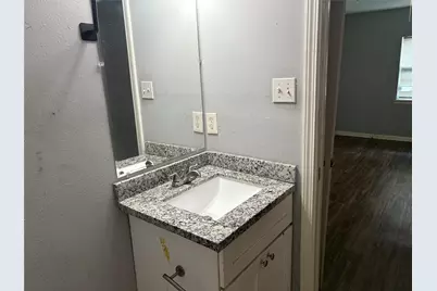 5225 Longmeadow Street, Houston, TX 77033 - Photo 8