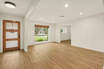 5814 Braesheather Drive, Houston, TX 77096 - Photo 6
