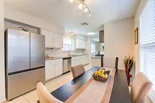 7918 Tamayo Dr, Houston, TX 77083 - Photo 32