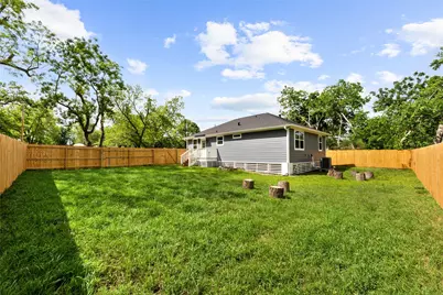 514 W Wilkins Street, Brenham, TX 77833 - Photo 14