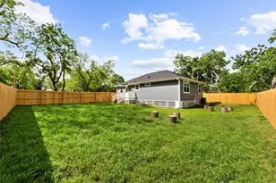 514 W Wilkins St, Brenham, TX 77833 - Photo 14