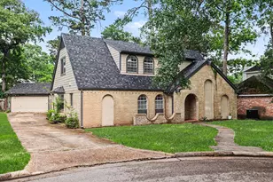 2 Queens Ct, Conroe, TX 77304 - Photo 2