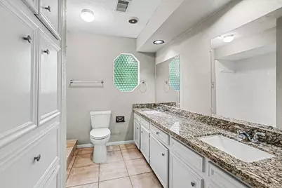 2 Queens Court, Conroe, TX 77304 - Photo 16