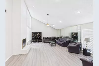 7611 Hopewell Lane, Houston, TX 77071 - Photo 6