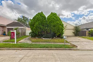 7611 Hopewell Ln, Houston, TX 77071 - Photo 1