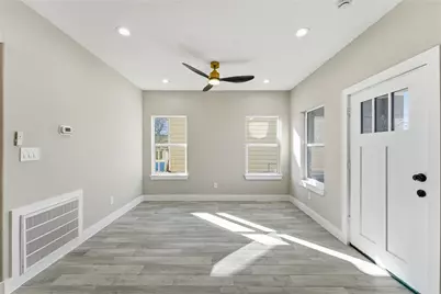 9722 Tuffly St, Houston, TX 77029 - Photo 14