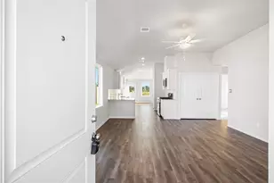 25786 John Wayne Ct, Splendora, TX 77372 - Photo 2