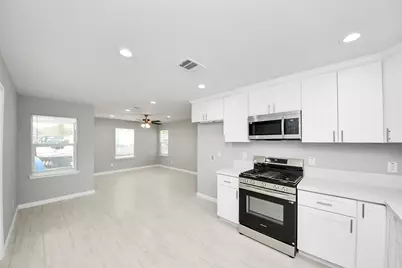 4842 Larkspur Street, Houston, TX 77033 - Photo 14