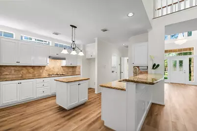 78 N Cochrans Green Circle, The Woodlands, TX 77381 - Photo 8