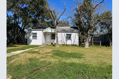 806 17th Ave North, Texas City, TX 77590 - Photo 1