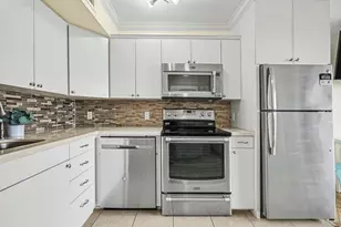 6300 Seawall Blvd, Galveston, TX 77551 - Photo 10