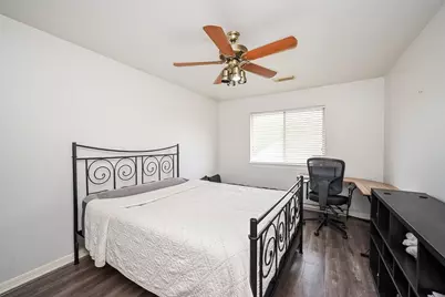 8102 Ashley Circle Drive S, Houston, TX 77071 - Photo 30
