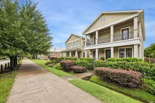 1023 Nicholson St, Houston, TX 77008 - Photo 2