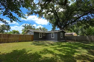 207 Jasmine St, Lake Jackson, TX 77566 - Photo 14