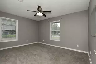 207 Jasmine St, Lake Jackson, TX 77566 - Photo 10