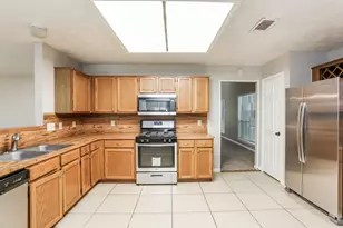 16327 Elmwood Point Ln, Sugar Land, TX 77498 - Photo 4
