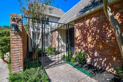 426 E Fair Harbor Lane, Houston, TX 77079 - Photo 1