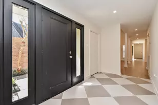 426 E Fair Harbor Ln, Houston, TX 77079 - Photo 4