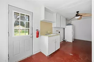 1218 S Booth Ln, Alvin, TX 77511 - Photo 20