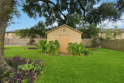 1218 S Booth Lane, Alvin, TX 77511 - Photo 26