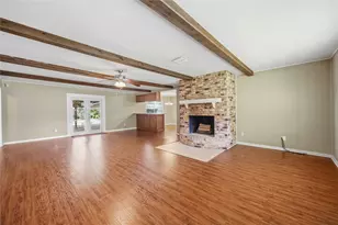 1218 S Booth Ln, Alvin, TX 77511 - Photo 4