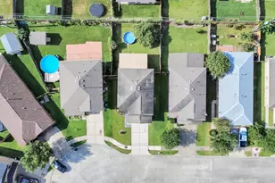 16542 Peyton Ridge Cir, Houston, TX 77049 - Photo 4