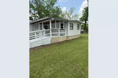 116 Avenue C, Brazoria, TX 77422 - Photo 1